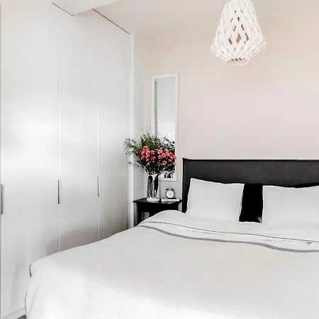 Modern 2 Bedroom In Centre Apartman
